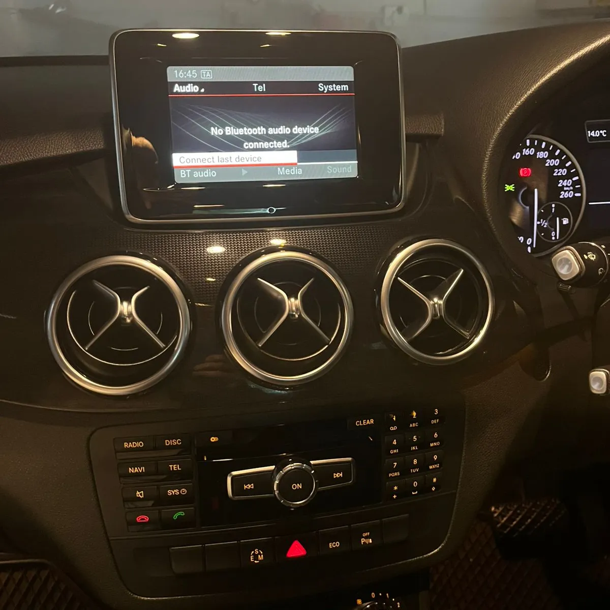 Mercedes B-Class Front and Reverse Camera